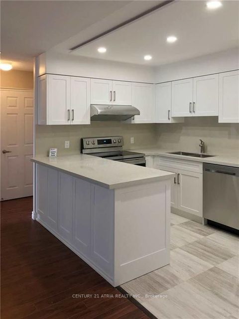 Photo 2 at 1711 - 256 Doris Avenue, Willowdale East, Toronto