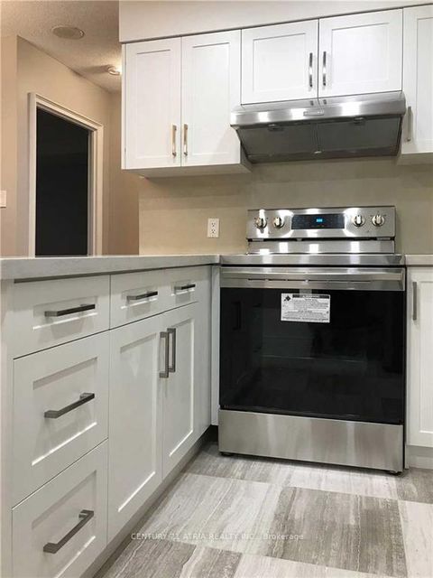 Photo 3 at 1711 - 256 Doris Avenue, Willowdale East, Toronto