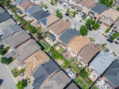 Photo 37 at 148 Gesher Crescent, Patterson, Vaughan