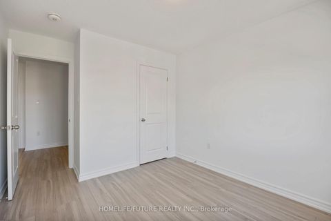 Photo 33 at 10 Brent Crescent, Bowmanville, Clarington