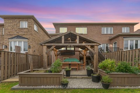 Photo 2 at 22 Worthview Drive, West Woodbridge, Vaughan