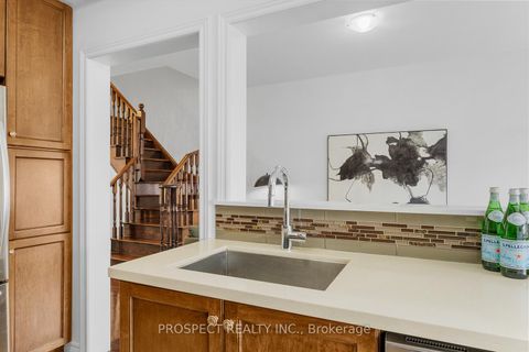 Photo 16 at 22 Worthview Drive, West Woodbridge, Vaughan