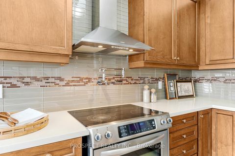 Photo 17 at 22 Worthview Drive, West Woodbridge, Vaughan