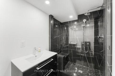 Photo 36 at 22 Worthview Drive, West Woodbridge, Vaughan