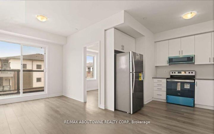 Photo 3 at 220 - 1695 Dersan Street, Duffin Heights, Pickering