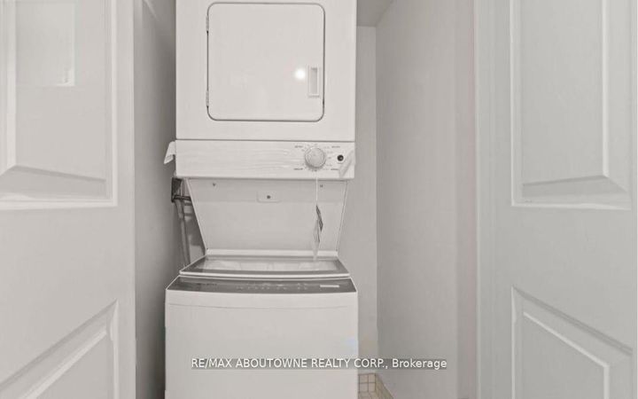 Photo 11 at 220 - 1695 Dersan Street, Duffin Heights, Pickering