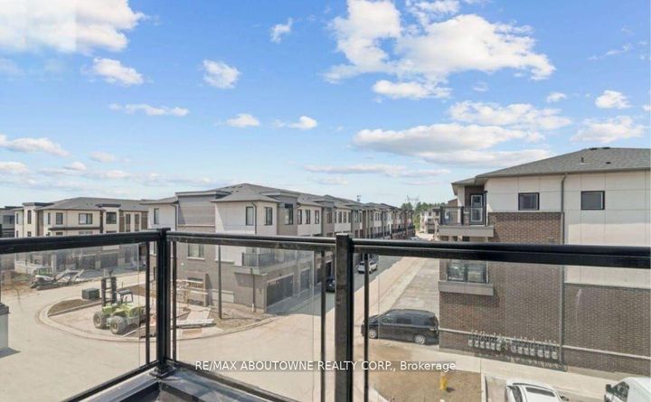 Photo 12 at 220 - 1695 Dersan Street, Duffin Heights, Pickering