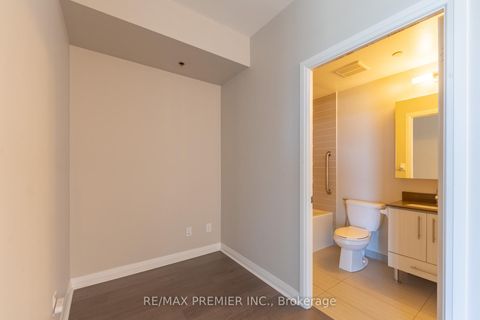 Photo 4 at 1401 - 55 Oneida Crescent, Langstaff, Richmond Hill