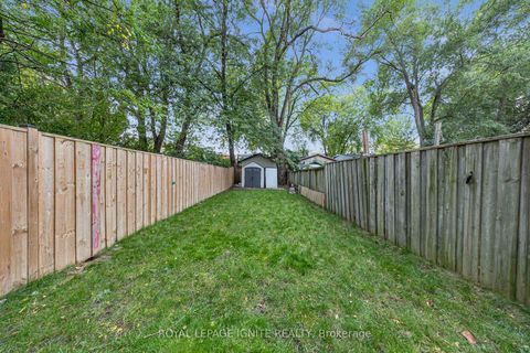 Photo 4 at 148 Barrington Avenue, Crescent Town, Toronto Photo 4 at 148 Barrington Avenue, Crescent Town, Toronto