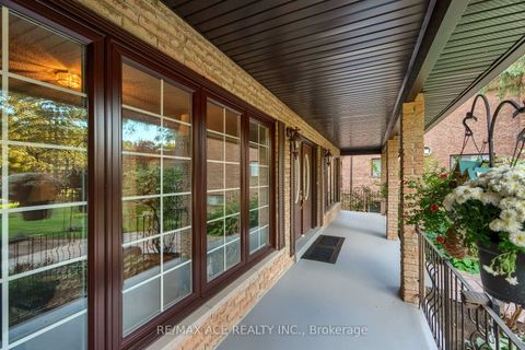 Photo 2 at 17 Black Willow Court, Oak Ridges, Richmond Hill