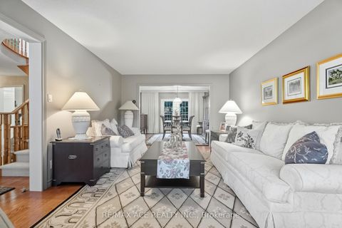 Photo 7 at 17 Black Willow Court, Oak Ridges, Richmond Hill