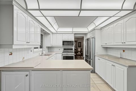 Photo 11 at 17 Black Willow Court, Oak Ridges, Richmond Hill