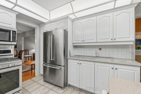 Photo 13 at 17 Black Willow Court, Oak Ridges, Richmond Hill