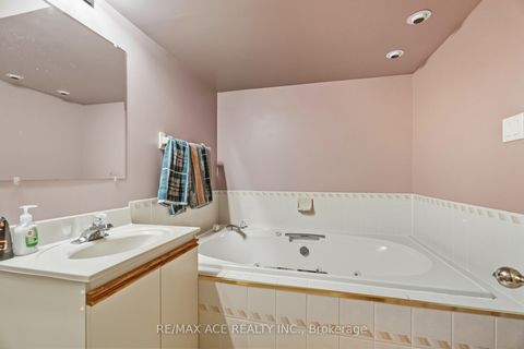 Photo 41 at 17 Black Willow Court, Oak Ridges, Richmond Hill