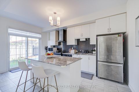 Photo 18 at 28 Avonmore Trail, Patterson, Vaughan