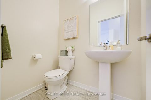 Photo 19 at 28 Avonmore Trail, Patterson, Vaughan