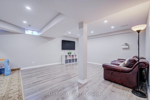 Photo 40 at 28 Avonmore Trail, Patterson, Vaughan