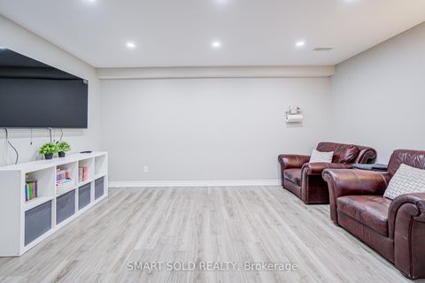 Photo 41 at 28 Avonmore Trail, Patterson, Vaughan