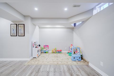 Photo 42 at 28 Avonmore Trail, Patterson, Vaughan