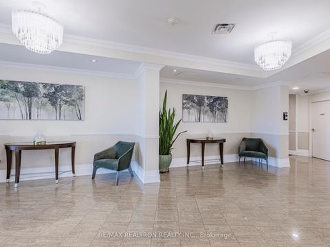 Photo 3 at 1015 - 40 Harding Boulevard W, North Richvale, Richmond Hill