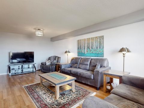 Photo 8 at 1015 - 40 Harding Boulevard W, North Richvale, Richmond Hill