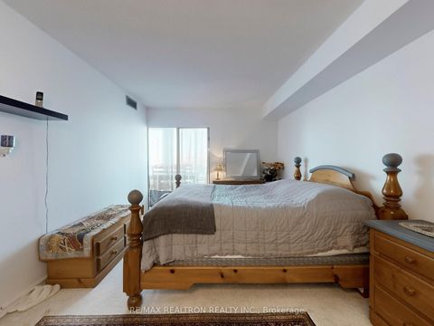 Photo 21 at 1015 - 40 Harding Boulevard W, North Richvale, Richmond Hill