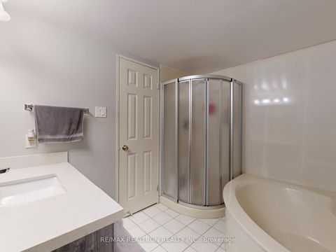 Photo 24 at 1015 - 40 Harding Boulevard W, North Richvale, Richmond Hill