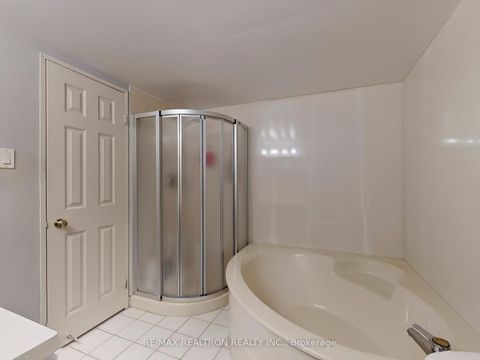 Photo 27 at 1015 - 40 Harding Boulevard W, North Richvale, Richmond Hill