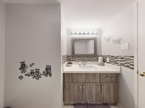 Photo 31 at 1015 - 40 Harding Boulevard W, North Richvale, Richmond Hill