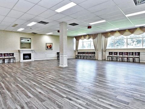 Photo 44 at 1015 - 40 Harding Boulevard W, North Richvale, Richmond Hill