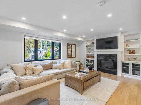 Photo 5 at 93 Glen Davis Crescent, Danforth, Toronto Photo 5 at 93 Glen Davis Crescent, Danforth, Toronto