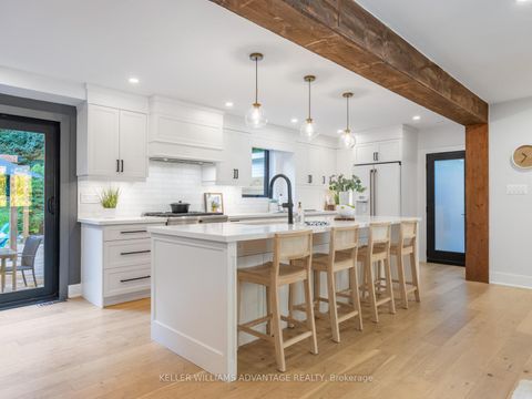 Photo 7 at 93 Glen Davis Crescent, Danforth, Toronto