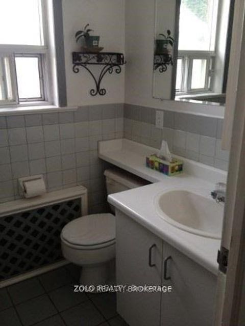 Photo 10 at 23 Green Lanes, City Centre West, Toronto