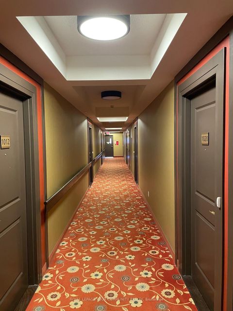 Photo 5 at A1020 - 11211 Yonge Street, Devonsleigh, Richmond Hill