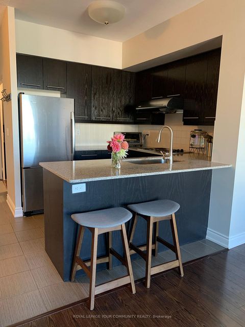 Photo 10 at A1020 - 11211 Yonge Street, Devonsleigh, Richmond Hill