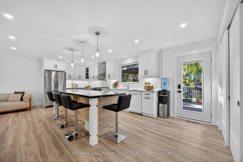 Photo 3 at 207 Merrett Drive, Painswick North, Barrie