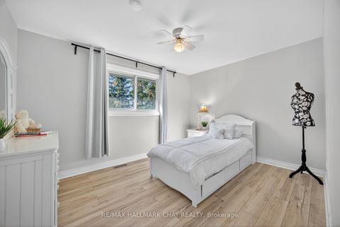 Photo 9 at 207 Merrett Drive, Painswick North, Barrie Photo 9 at 207 Merrett Drive, Painswick North, Barrie