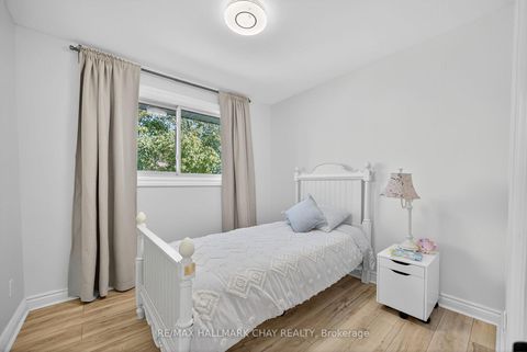 Photo 10 at 207 Merrett Drive, Painswick North, Barrie