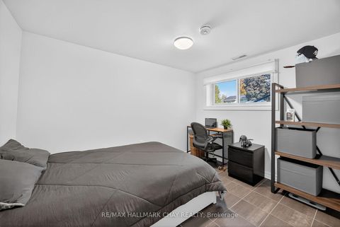 Photo 15 at 207 Merrett Drive, Painswick North, Barrie