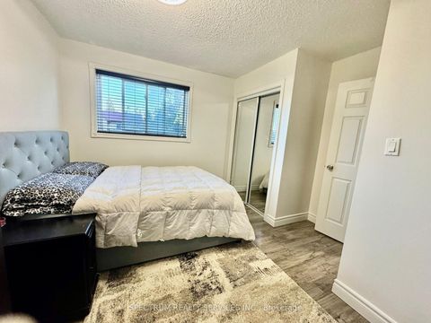 Photo 10 at 43 Mammoth Hall Trail, Malvern, Toronto