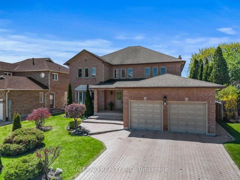 Photo 3 at 42 Columbus Avenue, East Woodbridge, Vaughan