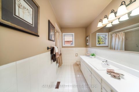 Photo 34 at 42 Columbus Avenue, East Woodbridge, Vaughan