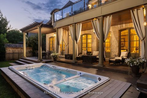 Photo 2 at 56 Ravenscrest Drive, Rosethorn, Toronto