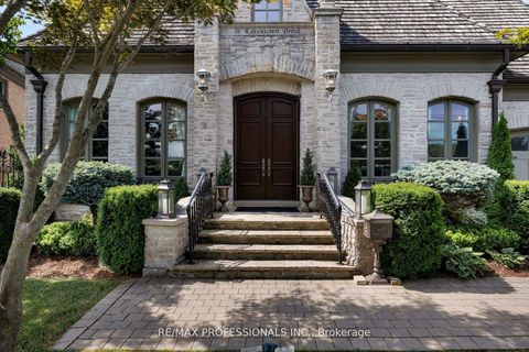 Photo 3 at 56 Ravenscrest Drive, Rosethorn, Toronto