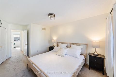 Photo 14 at 34 - 2186 Fiddlers Way, WM Westmount, Oakville