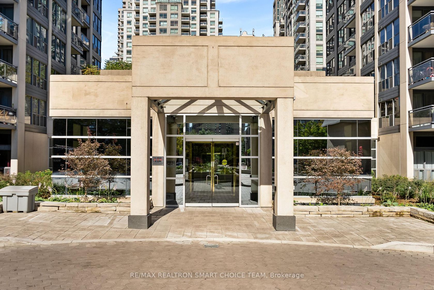 1211 - 28 Hollywood Avenue, Willowdale East, Toronto 