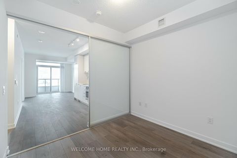 Photo 3 at 1019 - 38 Honeycrisp Crescent, Concord, Vaughan