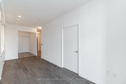 Photo 7 at 1019 - 38 Honeycrisp Crescent, Concord, Vaughan