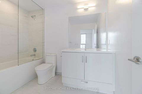 Photo 8 at 1019 - 38 Honeycrisp Crescent, Concord, Vaughan