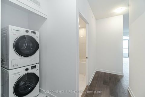 Photo 10 at 1019 - 38 Honeycrisp Crescent, Concord, Vaughan